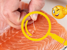 Palavra da chef: essa é a melhor forma de tirar espinha do salmão (sem pinça)