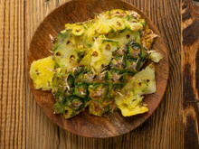 Cascas de abacaxi com gengibre: benefícios digestivos e anti-inflamatórios reais da infusão (e como fazer), segundo especialistas