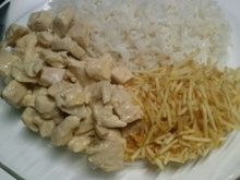 Estrogonofe de frango simples e delicioso