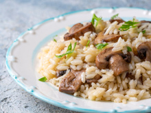 Desde que comecei a usar esse truque para cozinhar cogumelos e champignons, não faço de outro jeito. Não há mais textura borrachuda