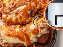 O almoço de domingo perfeito é essa parmegiana de frango na airfryer muito fácil de fazer