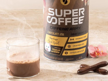 O favorito da internet! Supercoffee está mais barato na Amazon, incluindo Língua de Gato e um kit com 3 sabores