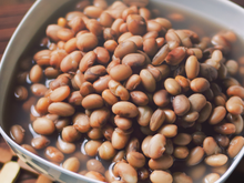 Se você tem esta panela de pressão de indução, você tem tudo que precisa para fazer o feijão mais gostoso e temperado para o almoço