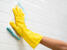 Pare de sofrer na faxina: 3 dicas infalíveis para acabar com o azulejo encardido da cozinha