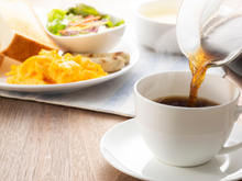 Por que tomar o café da manhã nos primeiros 90 minutos após acordar?