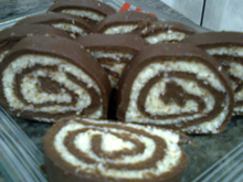 Rocambole de leite em pó com coco