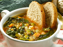 Ribollita: como fazer a tradicional sopa toscana