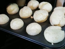 Biscoito de polvilho na forminha de empada