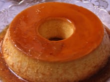 Adeus, pudim de leite tradicional, olá pudim de queijo coalho: sobremesa diferente e fácil vai conquistar o paladar de todo mundo!