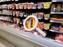 Nós ingerimos as substâncias tóxicas das embalagens plásticas de alimentos? Biólogo traz a resposta em novo estudo