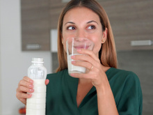 É melhor beber kefir antes de dormir? A ciência explica