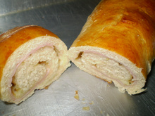 Pão com recheio de pizza