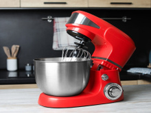 A batedeira planetária que virou a favorita das confeiteiras entrou em promoção