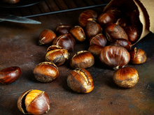 Sem papel, sem forno e muito mais rápido: o truque simples dos profissionais para assar castanhas