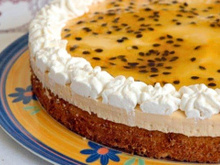 Anota, printa ou salva essa receita de bolo mousse de maracujá cremoso e muito refrescante, perfeito para o verão!