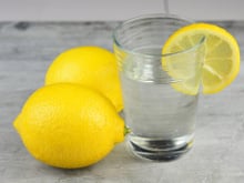 Conselho de nutricionista francesa: suco de limão pela manhã é uma boa ou má ideia?