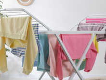 O truque para secar as roupas rapidamente dentro de casa sem secadora