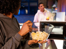 A pipoqueira perfeita para noites de filme está no esquenta Prime Day por menos de R$ 130