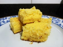 Quadradinhos de fubá cremoso