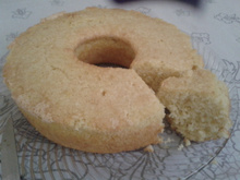 Bolo de mandioca com coco