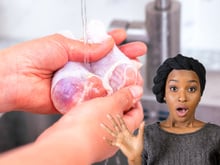 Não cometa esses erros ao preparar receitas com frango em casa