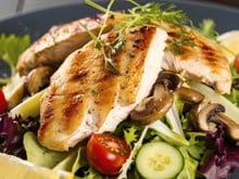 Sou nutricionista e garanto que nem todo frango é igual: saiba qual é a parte mais saudável do frango para comer e como cozinhar