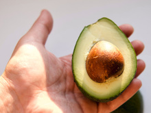 Melhora o funcionamento do intestino e ajuda a controlar os níveis de glicose no sangue: os benefícios da farinha de caroço de abacate