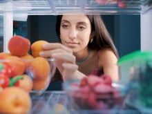 O que acontece se você trocar o jantar por frutas e como isso afeta seu corpo e sua energia?