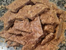 Pé de moleque com leite condensado