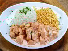 Afinal, strogonoff se faz com molho de tomate ou ketchup?