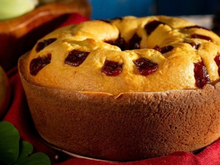 Encontrei no TudoGostoso a receita de bolo com pedaços de goiabada perfeita para o café da tarde e agora faço sempre