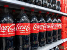 A Coca-Cola vai mudar no Brasil? Empresa confirma que adaptação dos produtos acontecerá em breve