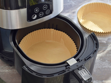 Sou especialista em air fryer e garanto: “O papel manteiga não é uma dádiva de Deus para o cozimento, é melhor evitá-lo”.