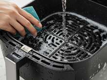 Limpar air fryer com água nem pensar: o eletrodoméstico pode apresentar problemas