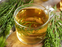 Pouca gente sabe, mas este é o melhor chá para ajudar o corpo a produzir colágeno e auxiliar na saúde da pele e dos ossos