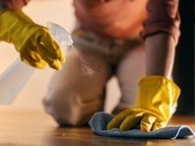 Aplique vinagre no chão da sua casa neste inverno e resolva problemas comuns desta estação