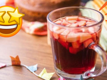 A melhor receita de vinho quente simples é essa do TudoGostoso: bebida junina com especiarias é fácil de fazer e fica pronta em 20 minutos!