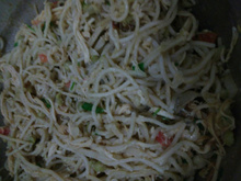 Macarrão com frango e ervilhas