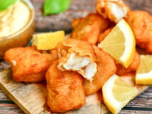 Especialistas em nutrição confirmam: “O peixe frito mais saudável não é feito com farinha, mas sim com grão-de-bico e farinha de rosca panko.”