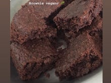Brownie vegano (molhadinho por dentro e sequinho por fora)