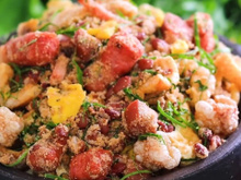 Qualquer bom brasileiro ama um feijão tropeiro: receita diretamente do interior de Minas para a sua cozinha