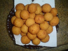 Bolinha de queijo fácil