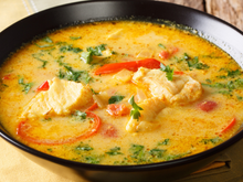 Moqueca de merluza simples: como fazer um prato rico em sabor gastando muito pouco
