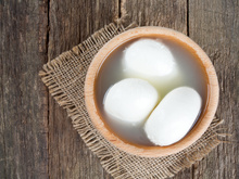 Não jogue fora a água da sua mussarela: descubra como transformá-la em um ingrediente mágico!