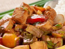 Frango xadrez simples e delicioso para variar o cardápio: receita chinesa é fácil de fazer e todo mundo gosta