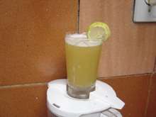 Suco exótico de abacaxi