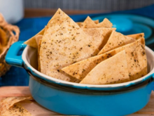 Crostini de tapioca é a receita fácil e rápida de aperitivo crocante para fazer hoje