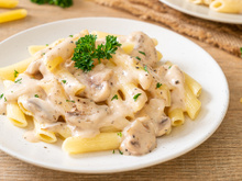 Molho branco simples que transforma qualquer macarrão em prato de festa: receita fácil surpreende