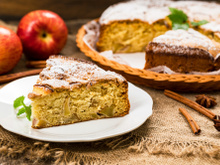 Bolo de maçã com canela e castanhas