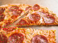 Truque infalível deixa a pizza amanhecida crocante como se tivesse saído do forno na hora